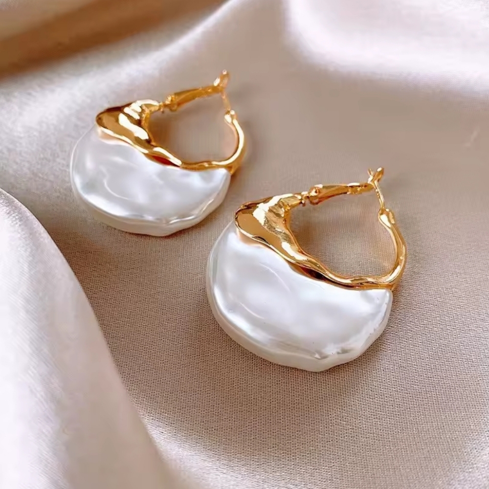 Wrinkled bag shape faux pearl earrings; 1.77" long x 1.38" wide; nwot